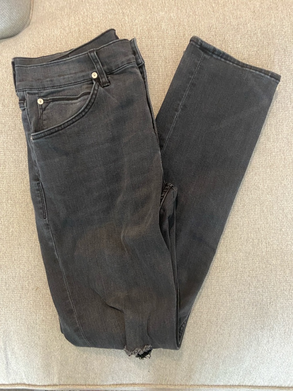 Hudson Jeans Men's Blake Slim Straight 34 in Washed Black Color BCAS